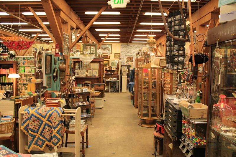 Cannery Row Antique Mall, Monterey