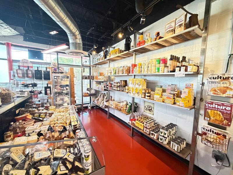 These 15 Georgia Groceries Bring Back The Golden Age Of Quality Meat - Decor Hint The Spotted Trotter