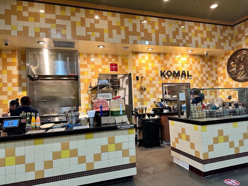 Komal, Los Angeles