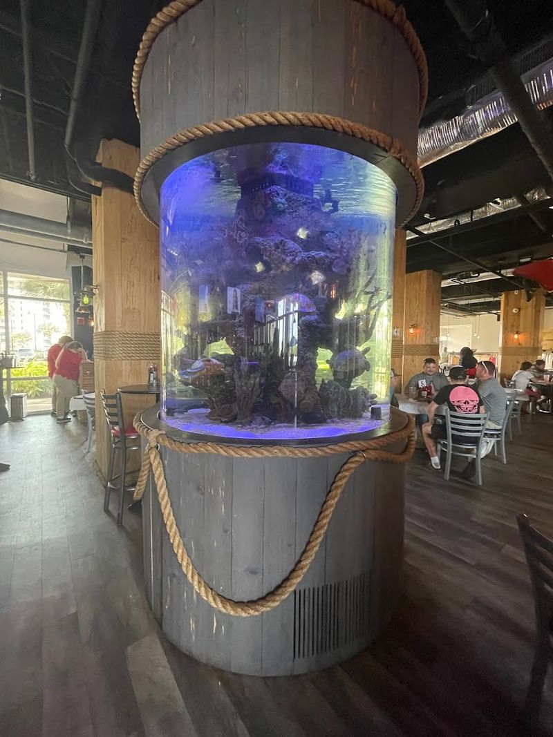 This Florida Seafood Buffet Is Worth Visiting For The Crab Alone - Decor Hint The 735-Gallon Saltwater Aquarium Inside The Dining Room