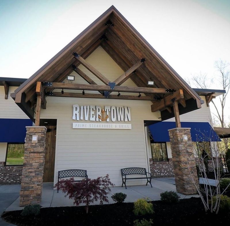 These 10 West Virginia Steak Spots Are The Kind Of Places Meat Lovers Never Forget - Decor Hint River Town Grill
