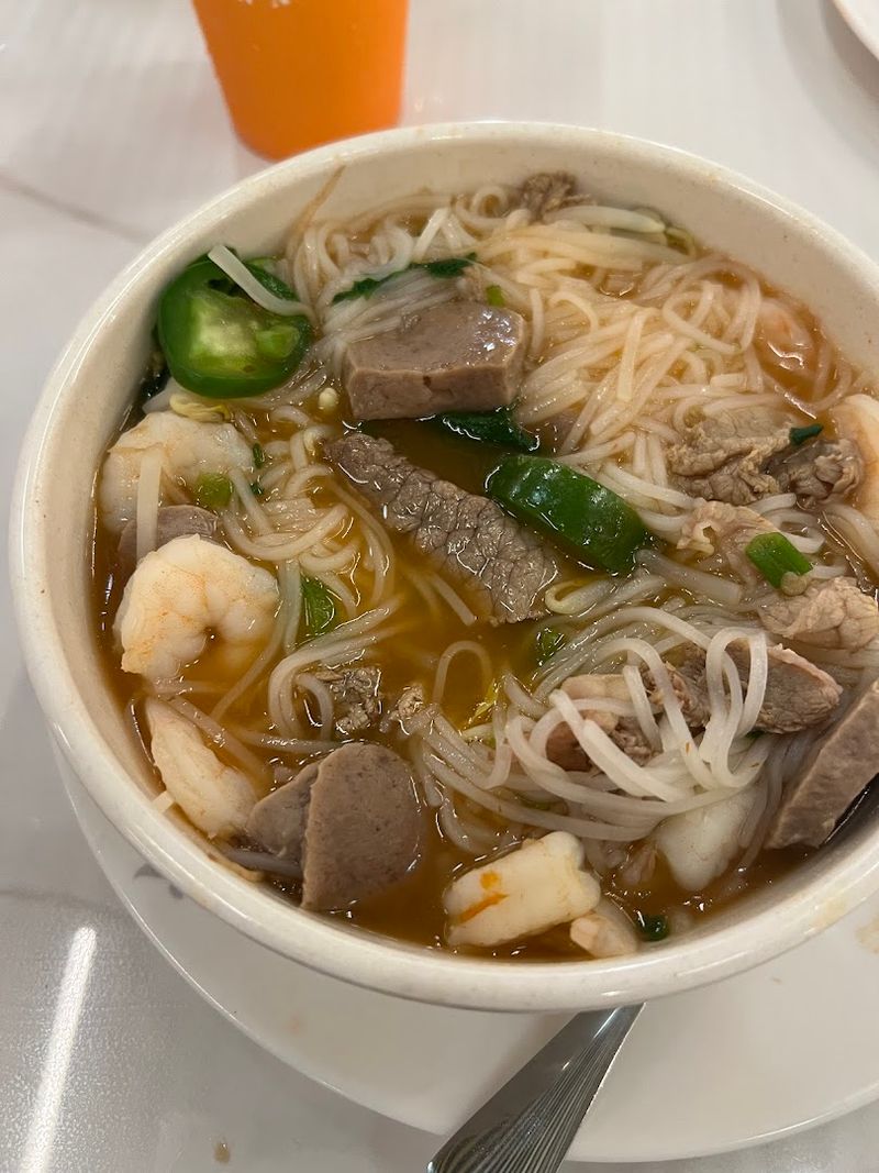 The Pho Bar Surprises Almost Everyone Who Tries It