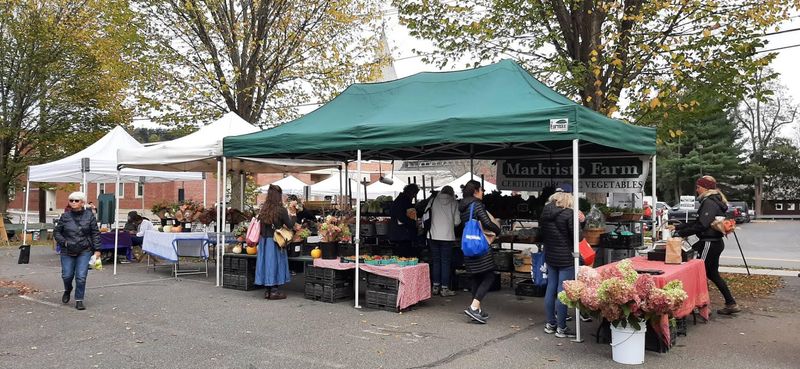 Seasonal Farmers Markets And Local Events
