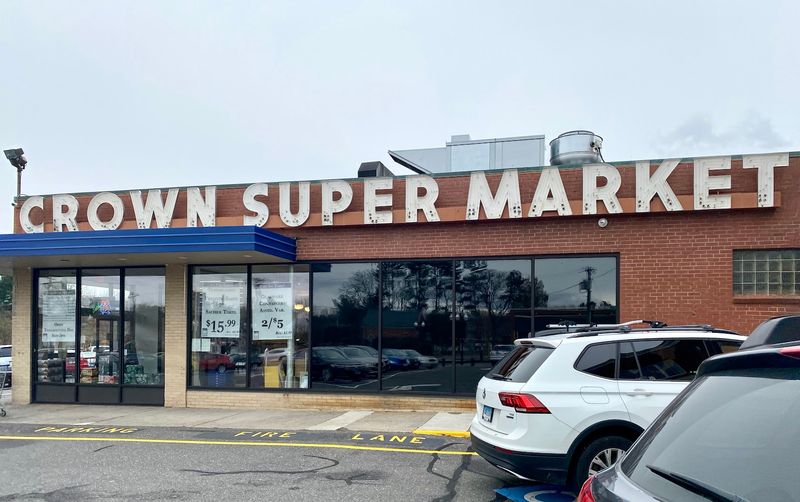 These Jewish Delis In Connecticut Serve The Kind Of Comfort Food People Crave - Decor Hint The Crown Market