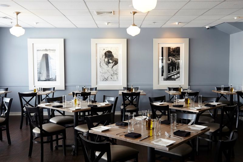 Liv's Oyster Bar, Old Saybrook