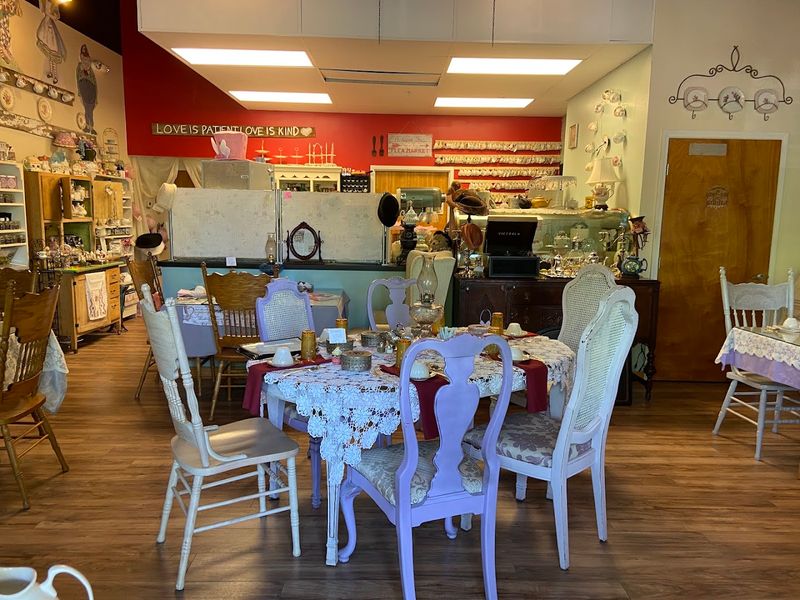 This Is What Makes Georgia's 15 Tea Houses Worth The Canceled Appointments - Decor Hint Jessa's Tea Parlor