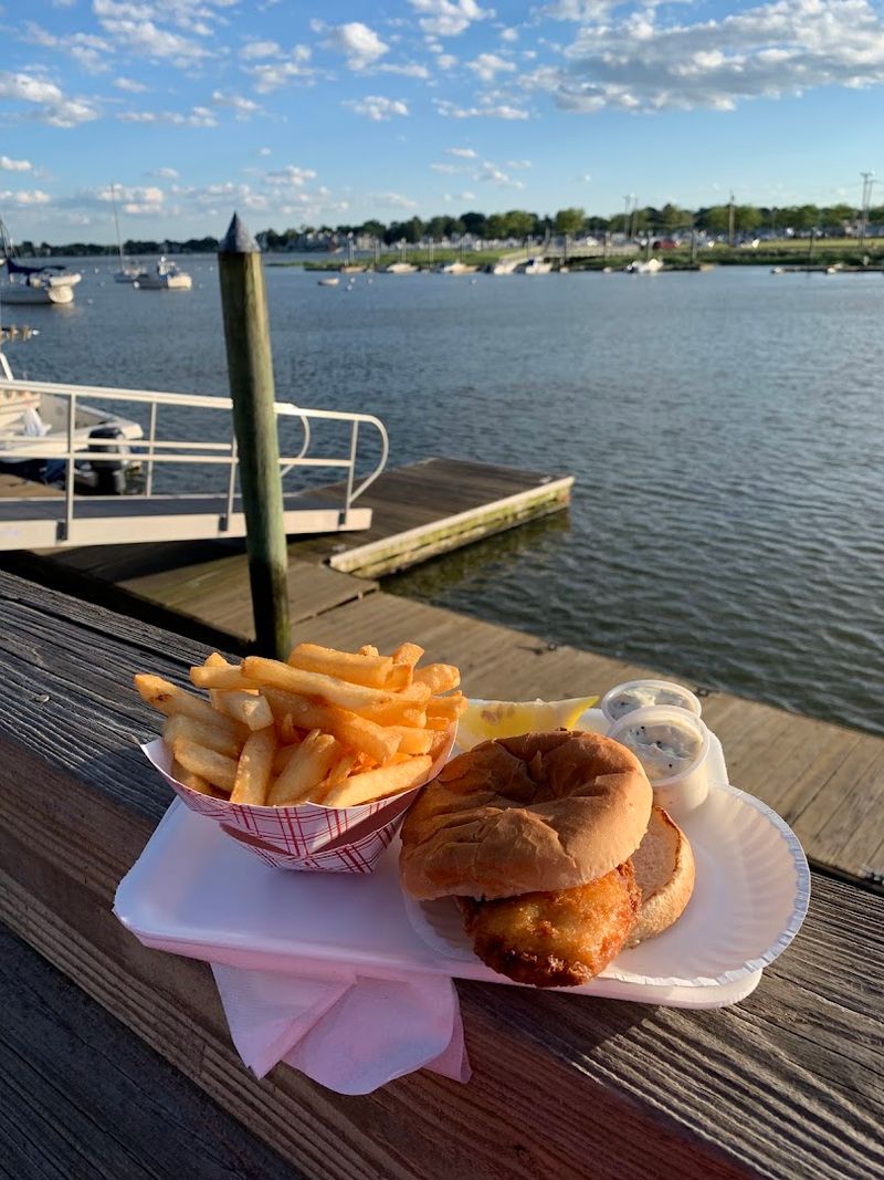 Overton's Seafood, Norwalk