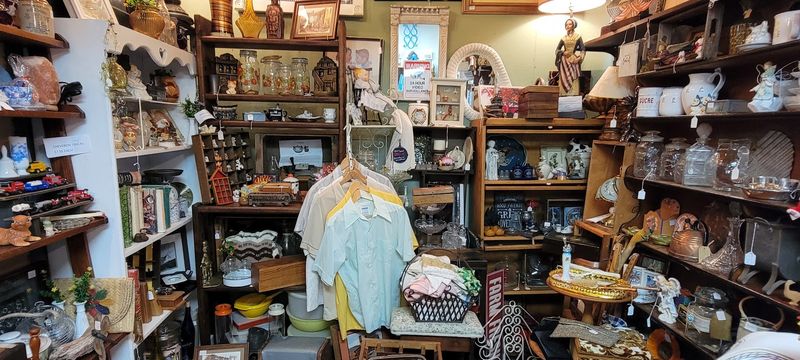 The Barn Antiques and Unique, Santa Margarita