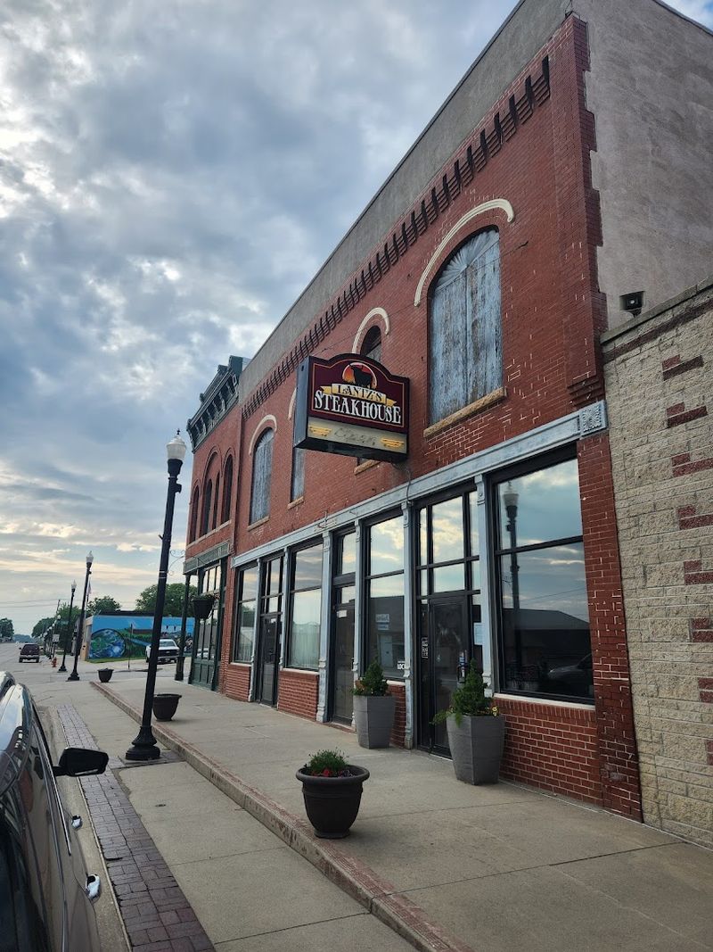 9 Old-School Steakhouses In Northeast Nebraska That Are Truly Worth The Drive - Decor Hint Lantz's Steakhouse, Wisner
