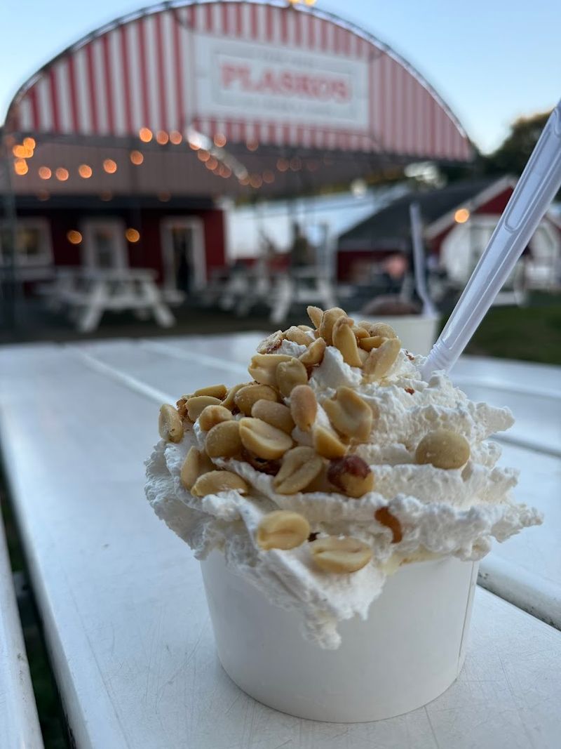 This Connecticut Spot Serves Ice Cream So Good Visitors Plan Trips Around It - Decor Hint When To Visit For Perfect Weather Treats