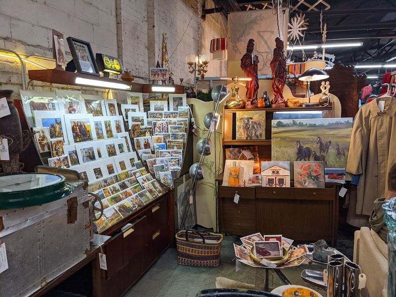 Vinyl Records And Music Memorabilia For Audiophiles And Collectors