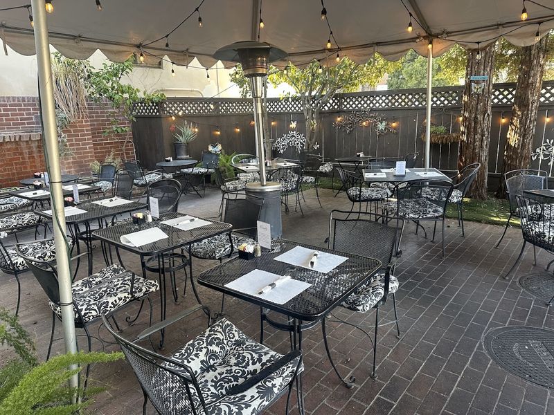 Toni's Courtyard Cafe, Merced