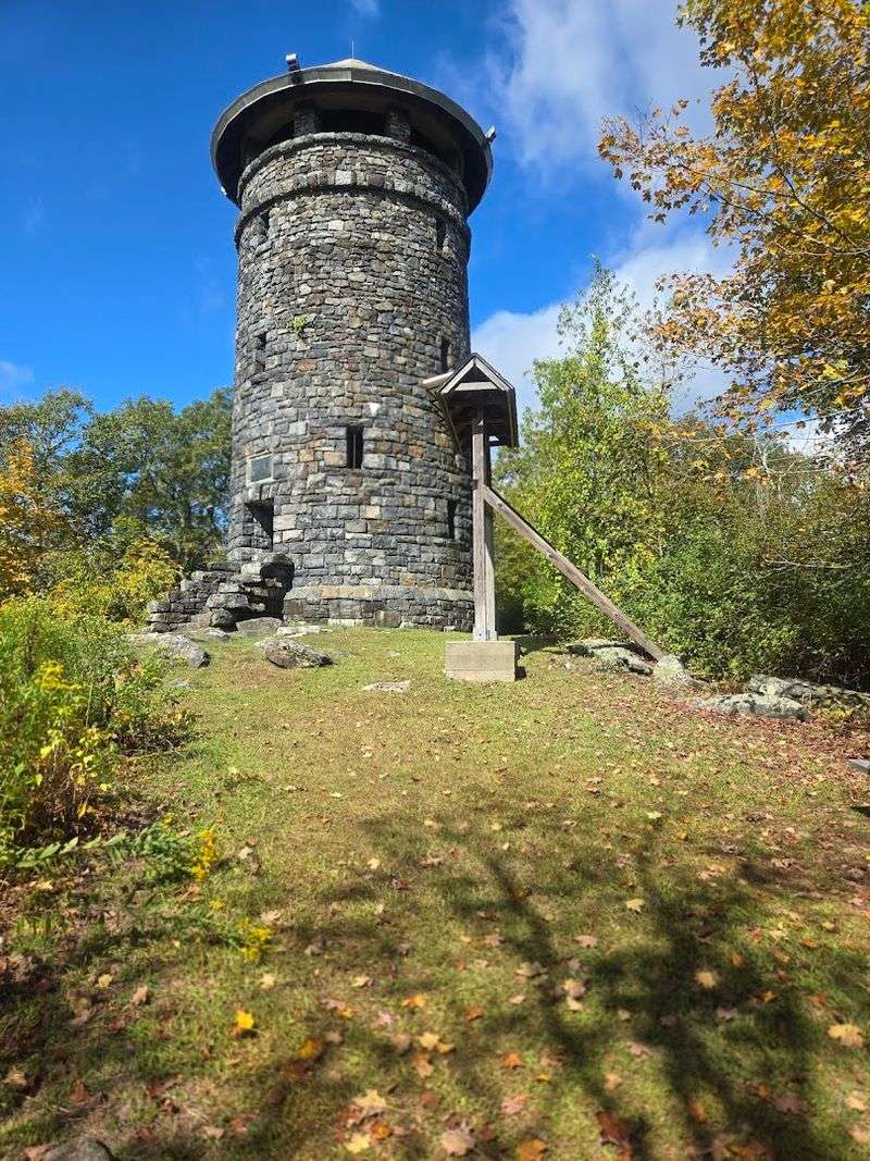 Haystack Mountain State Park, Norfolk