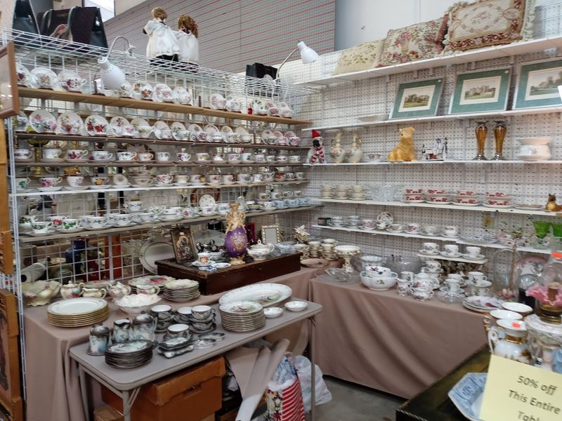 Hundreds of Diverse Vendors Under One Roof