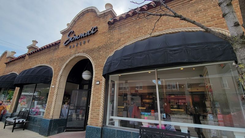 Simma's Bakery