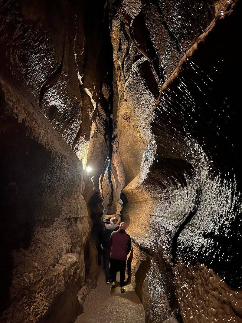 This Massive Underground Cave In Minnesota Feels Like Another World Beneath The Surface - Decor Hint Why This Cave Deserves A Spot On Your Must-Visit List