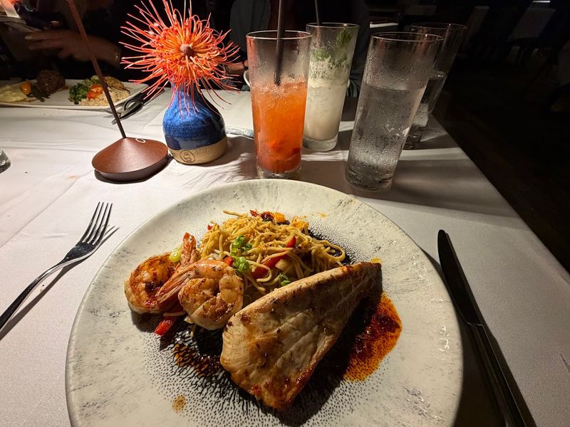11 Elegant Hawaii Restaurants Worth Planning A Special Dinner Around - Decor Hint Merriman's Kapalua