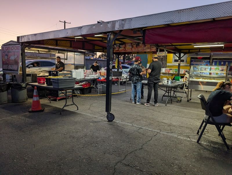 These 9 Phoenix, Arizona Sonoran Hot Dog Stands Are So Good That People Make The Drive Without Thinking Twice - Decor Hint El Caprichoso Sonoran Hotdogs, First Location