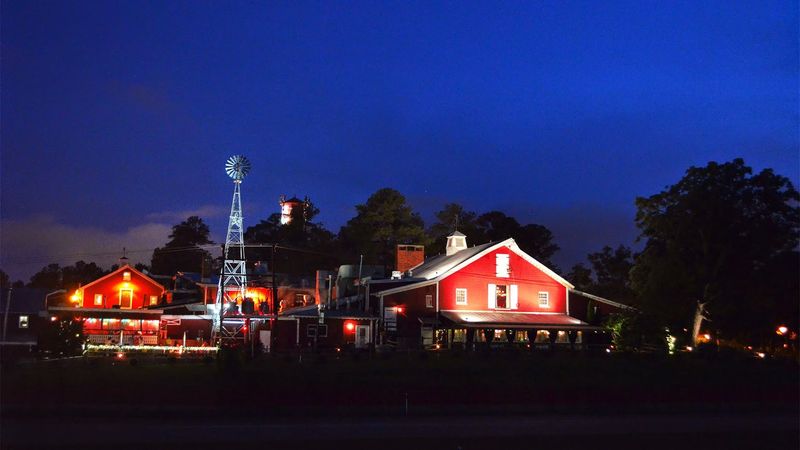 Red-Barn Steakhouse With A Reputation