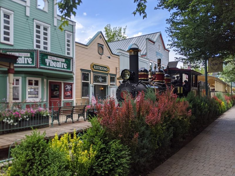 This Slow Train Ride In Idaho Might Be The Most Relaxing Way To See The State - Decor Hint A 1915 Steam Engine Rolling Through Silverwood