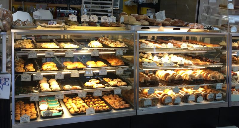 Tullio's Bakery, Duck