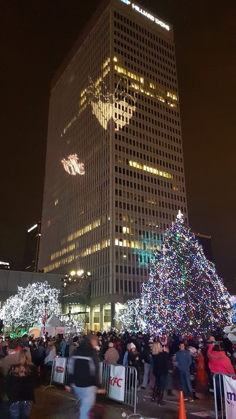 December: Louisville Holiday Lights and NuLu District