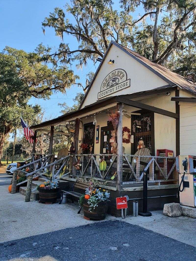 Why Food Lovers Keep Coming Back To This Iconic Spot