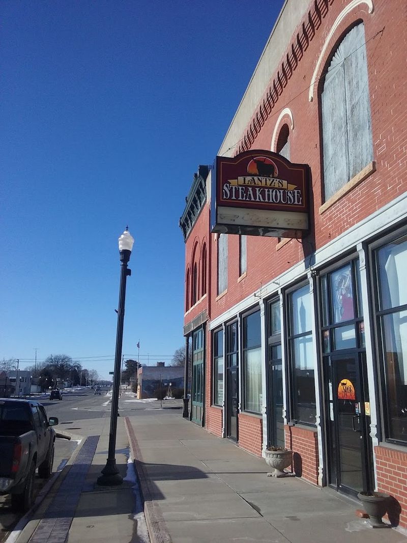 Lantz's Steakhouse, Wisner