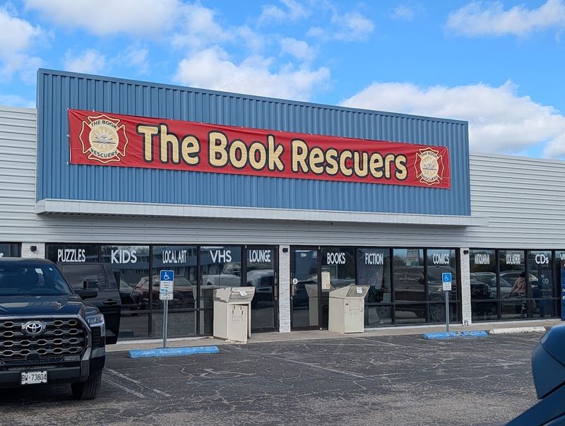 One Florida Bookshop Is Packed Floor To Ceiling With Literary Treasures - Decor Hint The Story Behind The Book Rescuers