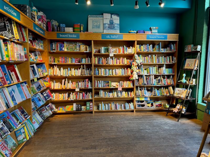 Wisconsin Has An Independently Owned Bookstore That Serious Book Lovers Cannot Walk Past Without Going In - Decor Hint Tips For Your Visit