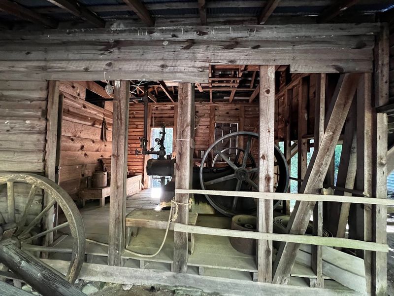 This Living Georgia Plantation Lets You Experience A Century Of Rural Life Up Close - Decor Hint The Working Grist Mill That Still Grinds Grain Today