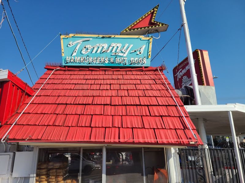 Beverly And Rampart Still Anchor The Story