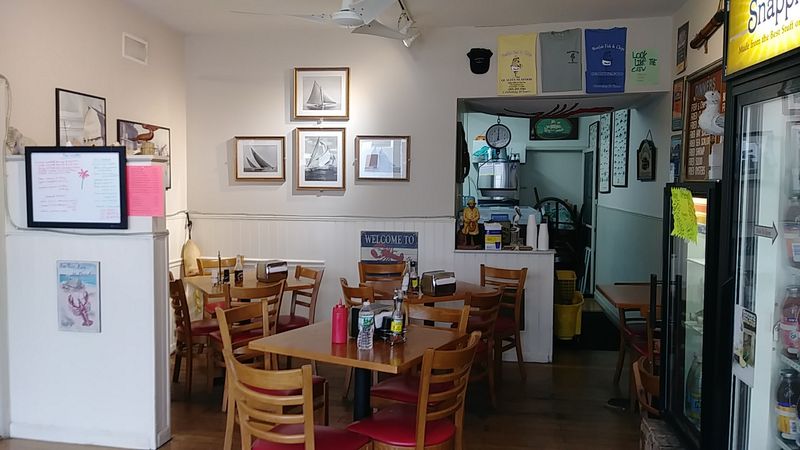 The Legendary Connecticut Seafood Spot That Locals Swear Serves The Best Fish And Chips In The State - Decor Hint What The Place Feels Like Inside
