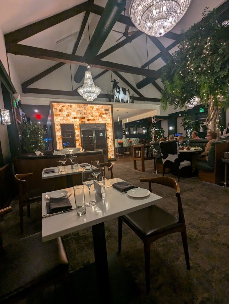 The Elegant Yet Cozy Ambiance That Welcomes Diners