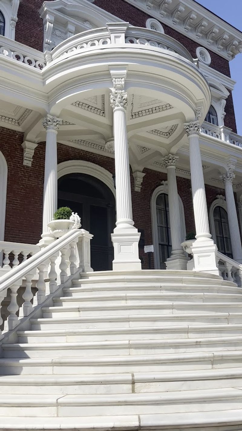 Hay House, Macon