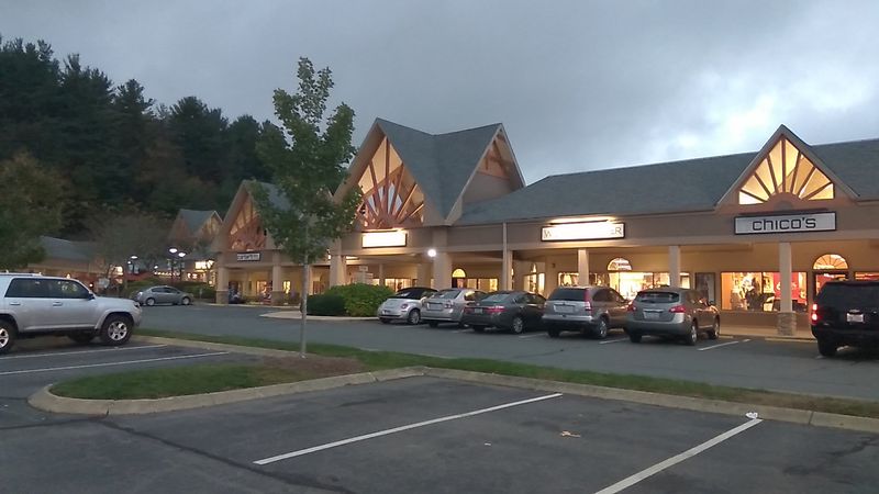 Shoppes On The Parkway