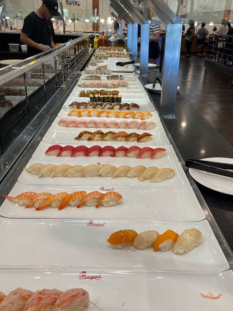 This Illinois Seafood Buffet Is Known For Crab That Keeps Diners Coming Back - Decor Hint A Sushi Bar That Covers The Basics Well