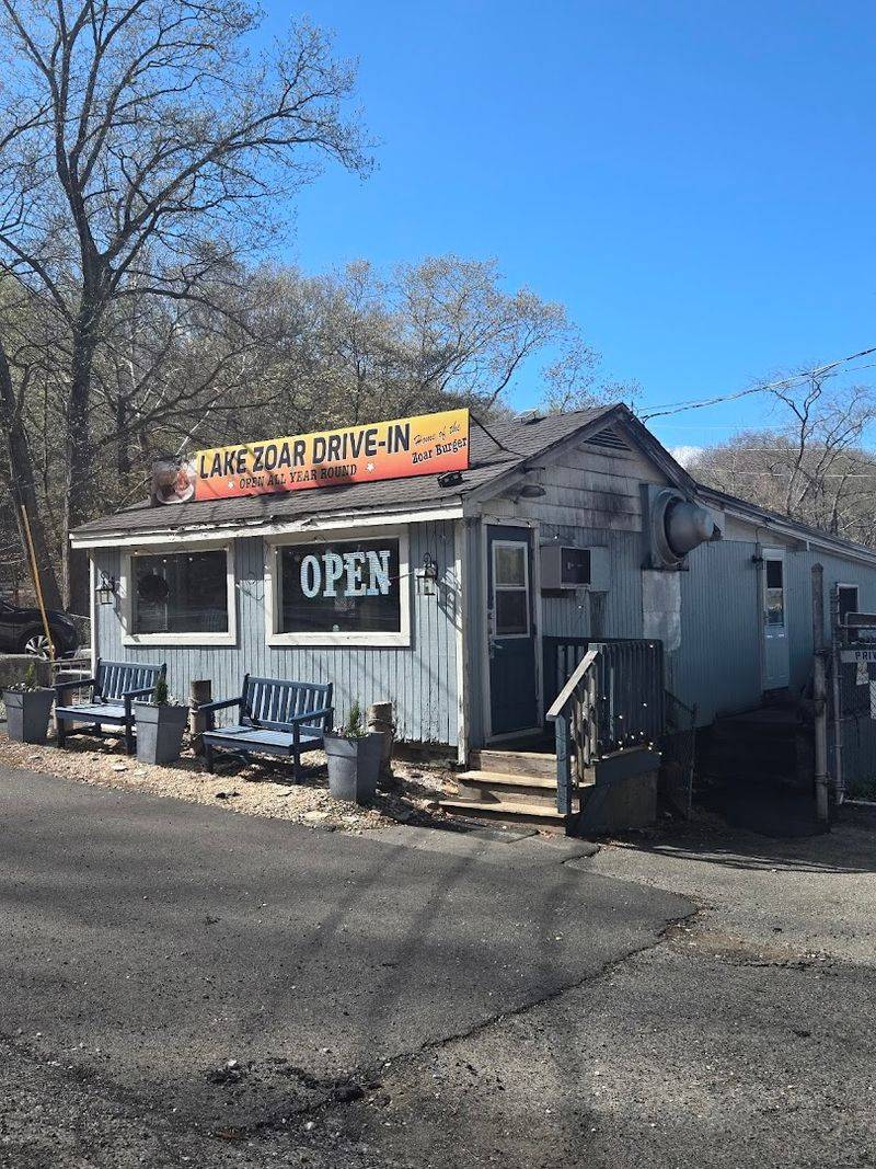 Lake Zoar Drive-In, Monroe