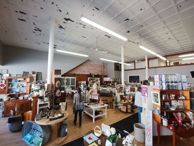 Yankee Peddler West With Treasures Worth The Hunt