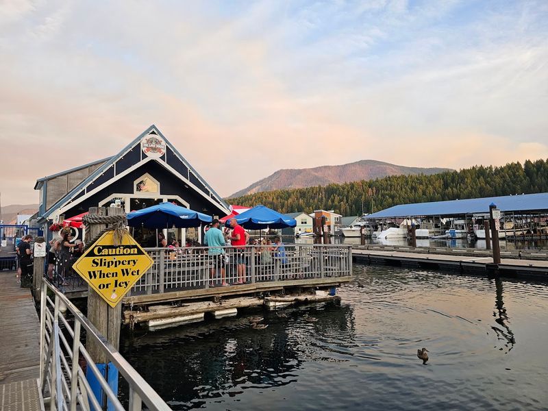 These 13 Idaho Fish Houses And Lakeside Eateries Serve Fresh Northwest Flavor - Decor Hint Lake House Bar & Grill Brings Bayview Dining To The Dock