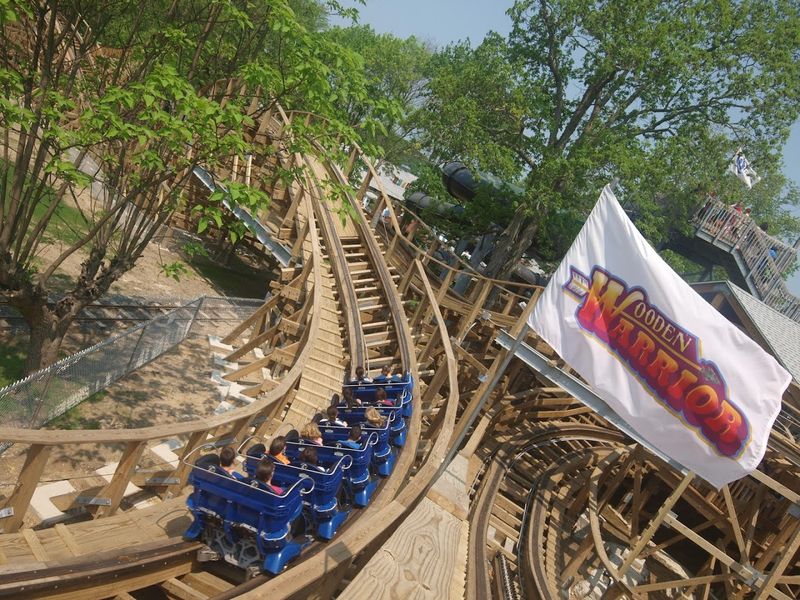 This Giant Connecticut Waterpark Is A Summer Paradise Come True - Decor Hint Classic Amusement Rides Alongside Water Attractions