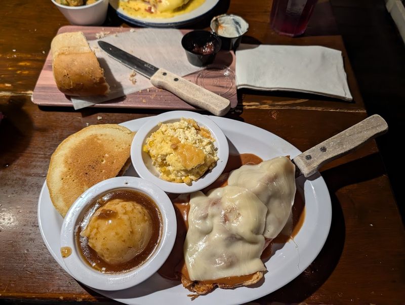 The Best Restaurant In Kentucky Located In A Small Town - Decor Hint Generous Portion Sizes At Reasonable Prices