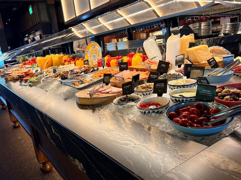 A Market Table That Goes Far Beyond Salad