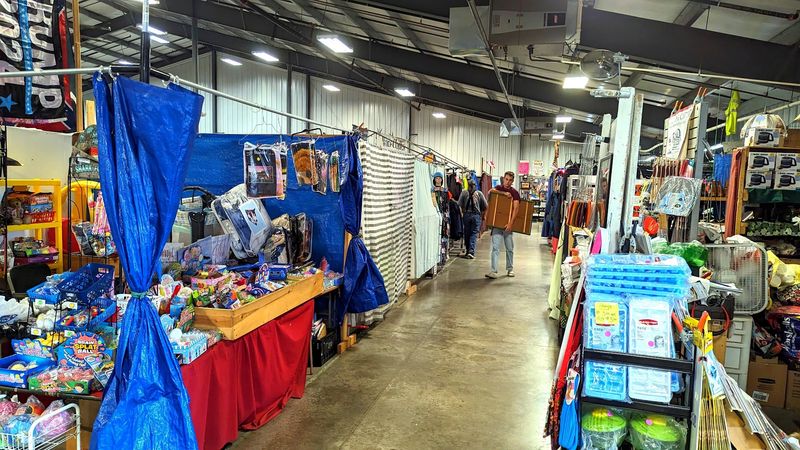 Four Seasons Flea Market