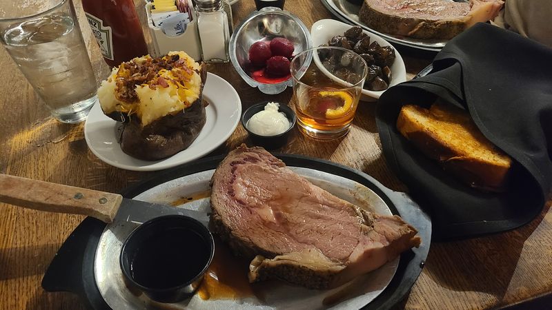 This Old-School Missouri Steakhouse Serves A Luncheon Ribeye People Cannot Stop Ordering - Decor Hint Sides Worth Ordering Just As Much As The Steak