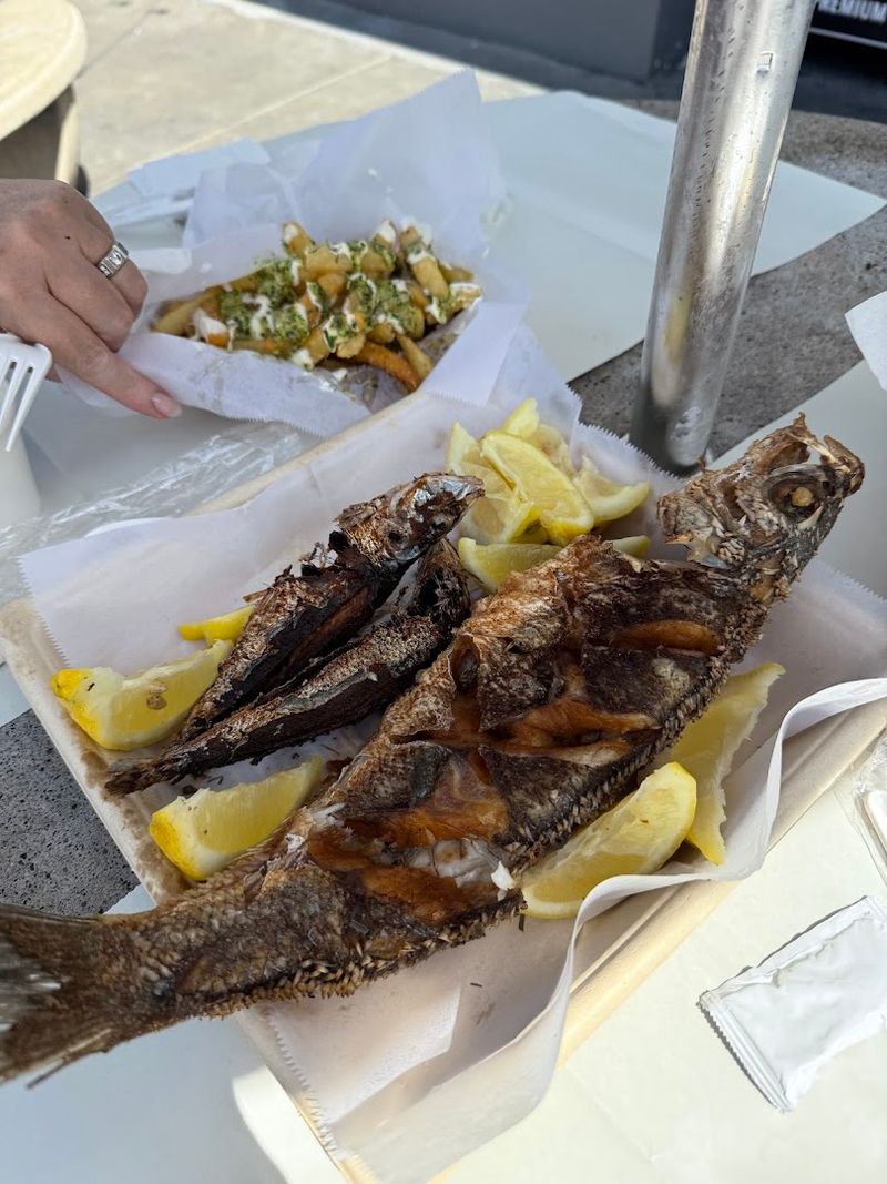 9 California Old-School Fish Markets Where Lunch Comes Wrapped In Paper - Decor Hint Quality Seafood, Redondo Beach