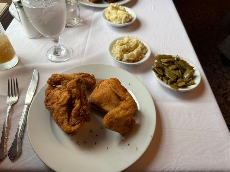 Legendary Fried Chicken That Earns Its Own Fan Club