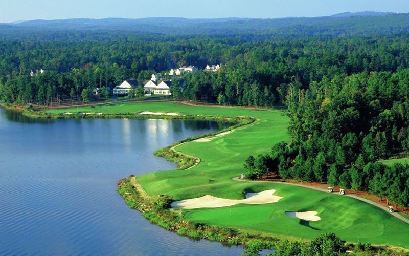 Tom Fazio Golf Along The Shoreline