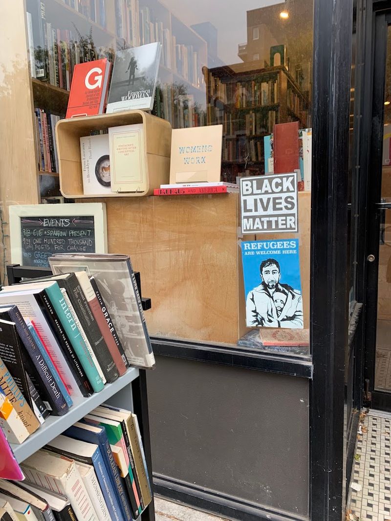 This New York Bookstore Is Where Readers Lose Track Of Time And Space - Decor Hint Why Independent Bookstores Are Worth Going Out Of Your Way For