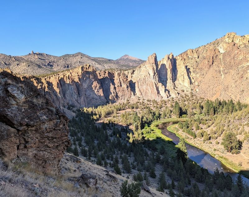 Misery Ridge Trail, At Smith Rock State Park